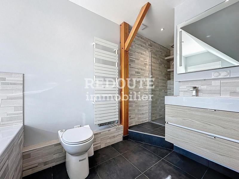 Maison - 203 m² - 7 pièces