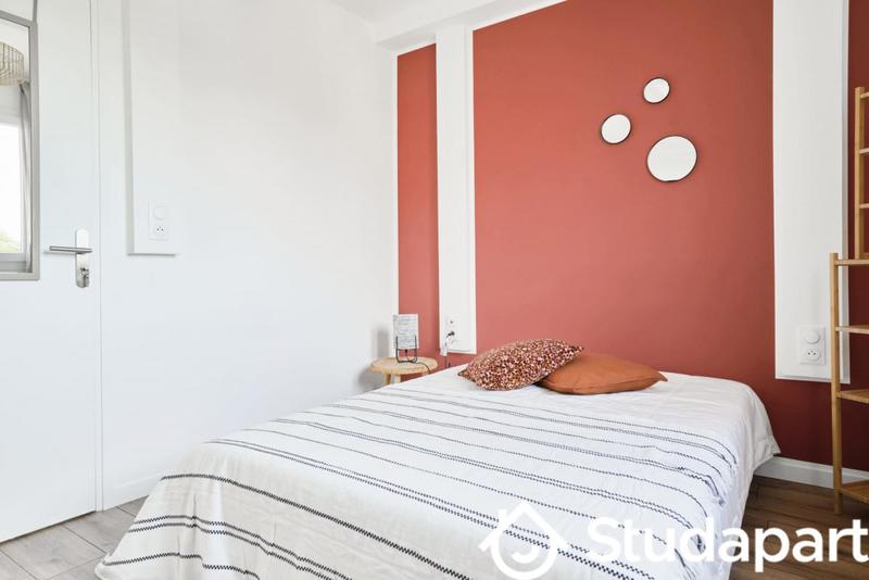 Chambre - 12 m² - 1 pièce