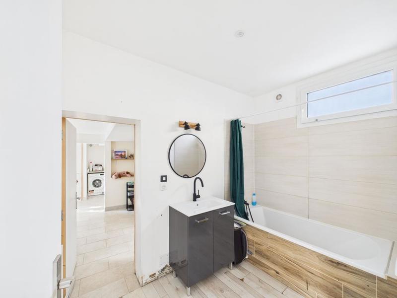 Maison - 92 m² - 5 pièces