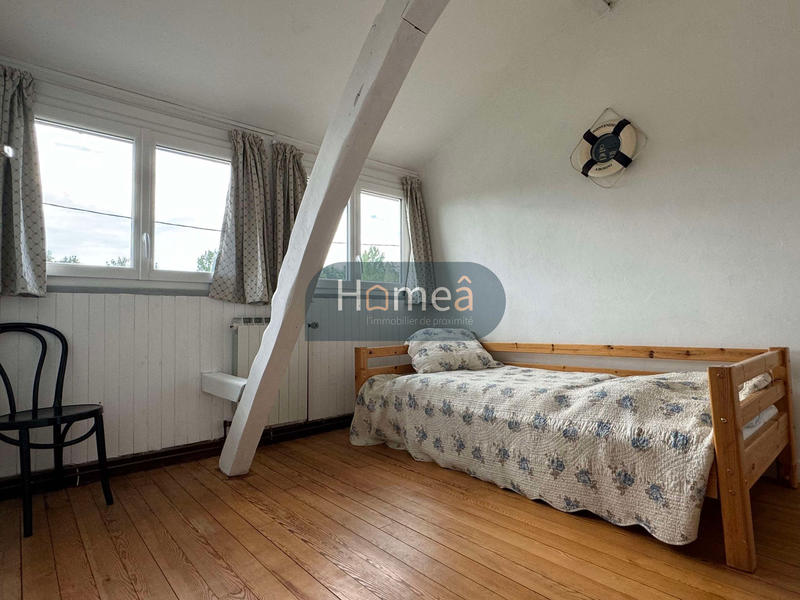 Propriété - 249 m² - 7 pièces