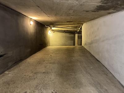 Parking / Garage - 12 m²