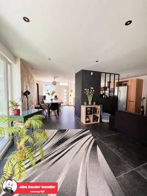 Maison - 137 m² - 5 pièces