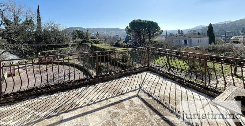 Maison - 220 m² - 9 pièces