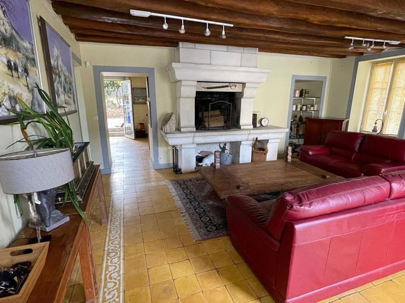 Propriété - 203 m² - 9 pièces