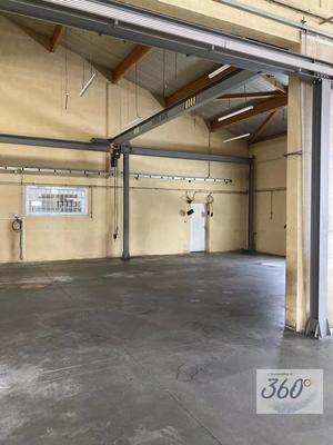 Local d'activités - 423 m²