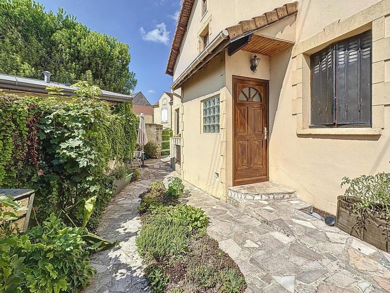 Maison - 79 m² - 5 pièces