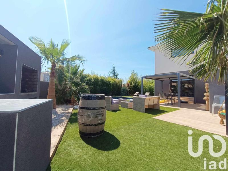 Maison - 230 m² - 7 pièces