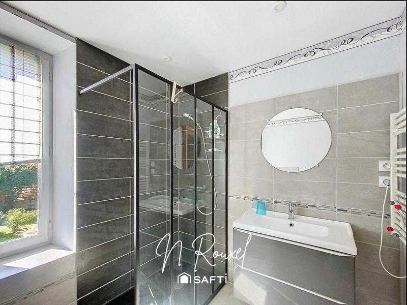 Maison - 180 m² - 7 pièces