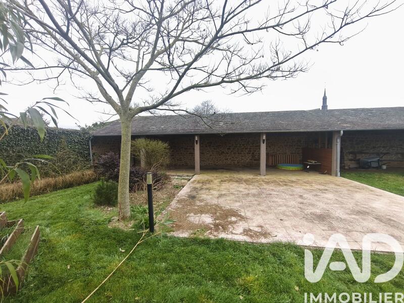 Maison - 242 m² - 8 pièces