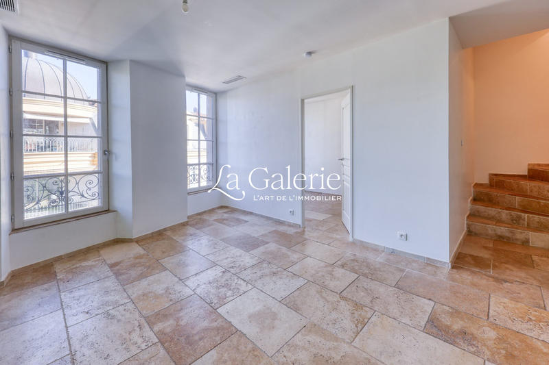 Maison traditionnelle - 192 m² - 5 pièces