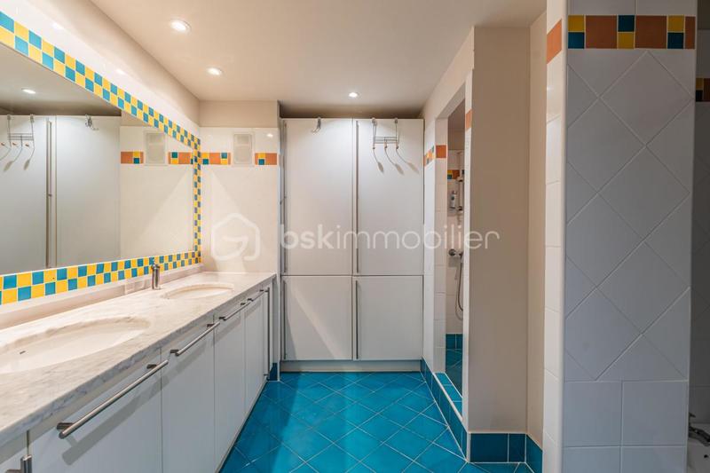 Villa - 229 m² - 6 pièces