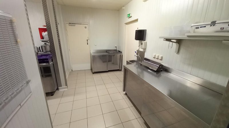 Local commercial - 1 082 m²