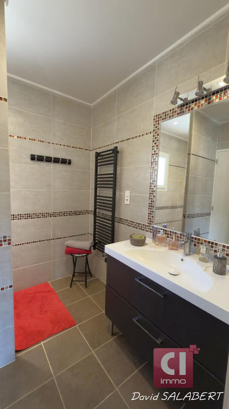 Maison - 204 m² - 7 pièces