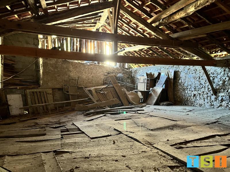 Grange - 240 m² - 2 pièces