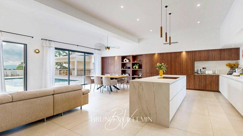 Villa - 350 m² - 14 pièces