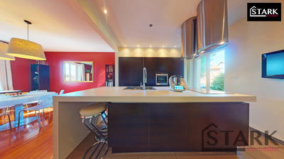 Maison - 230 m² - 7 pièces