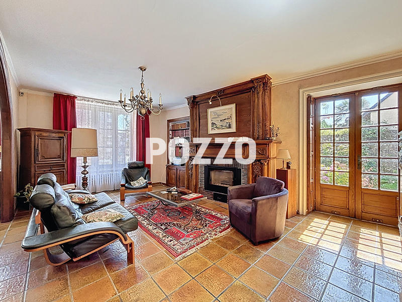 Maison - 181 m² - 9 pièces