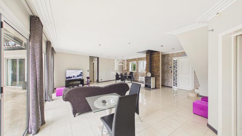 Villa - 230 m² - 7 pièces