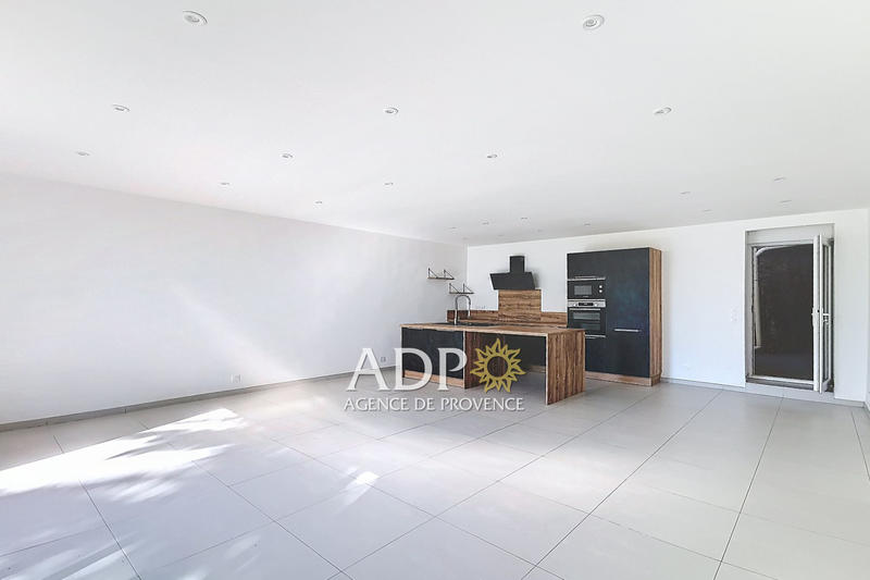 Appartement - 111 m² - 3 pièces