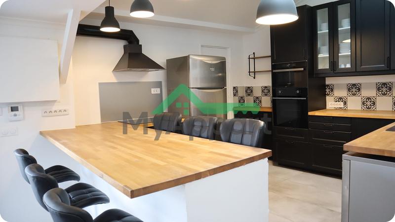 Appartement - 160 m² - 6 pièces