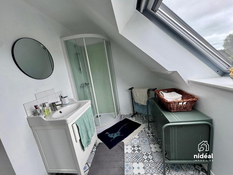 Maison traditionnelle - 168 m² - 6 pièces