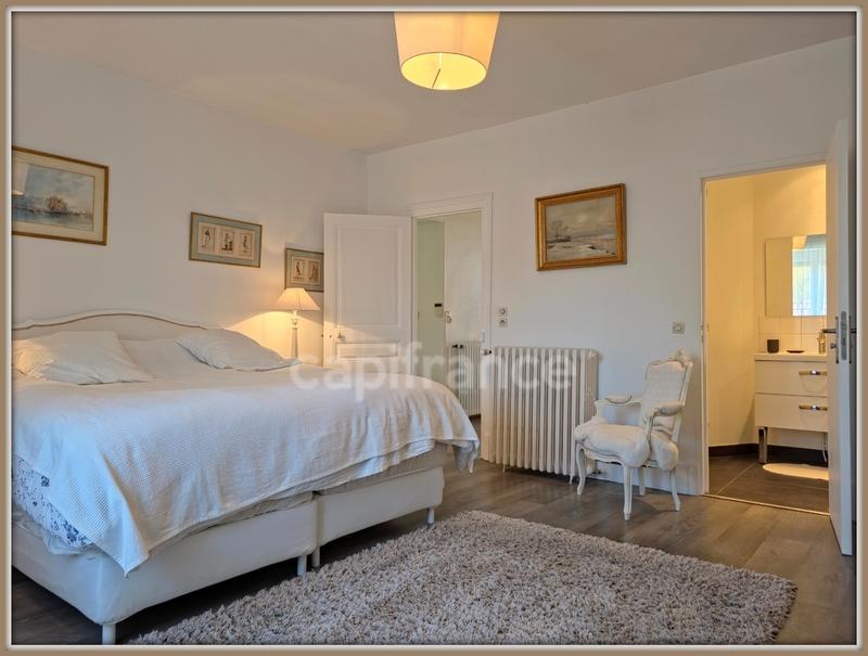 Maison bourgeoise - 266 m² - 10 pièces