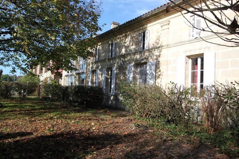 Maison - 406 m² - 11 pièces