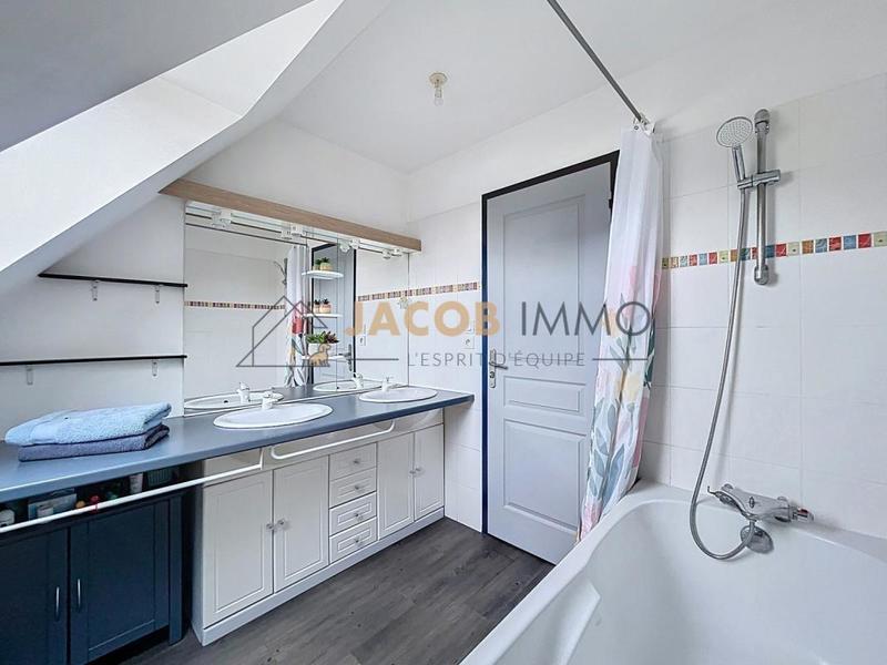 Maison - 173 m² - 8 pièces