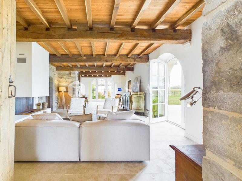 Maison - 410 m² - 10 pièces