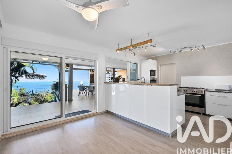 Maison - 215 m² - 7 pièces