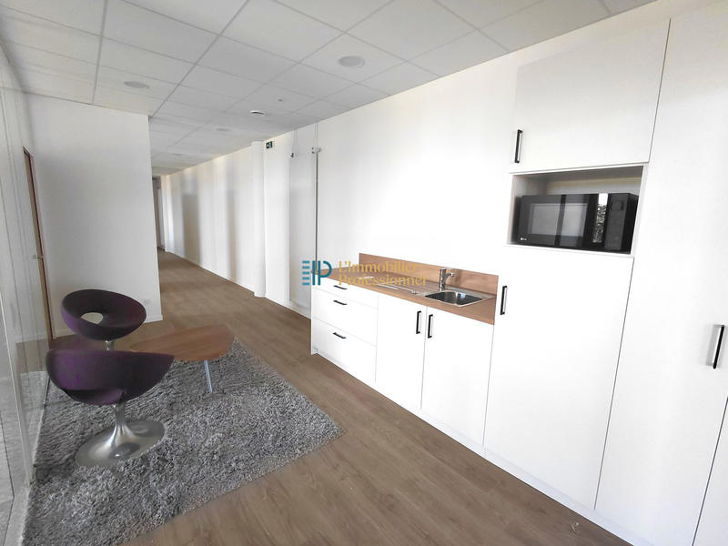 Bureau - 150 m² - 5 pièces