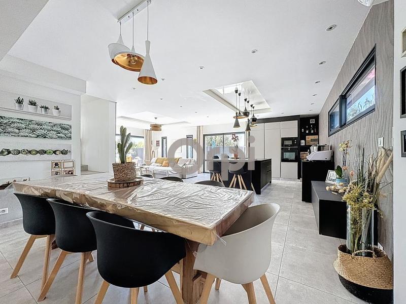 Maison - 153 m² - 5 pièces