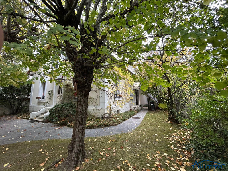 Maison traditionnelle - 129 m² - 7 pièces