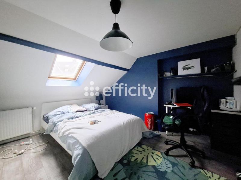 Maison - 241 m² - 10 pièces