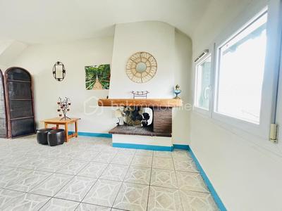 Maison - 143 m² - 7 pièces