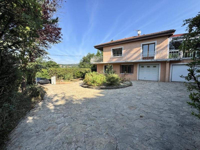 Maison - 152 m² - 7 pièces