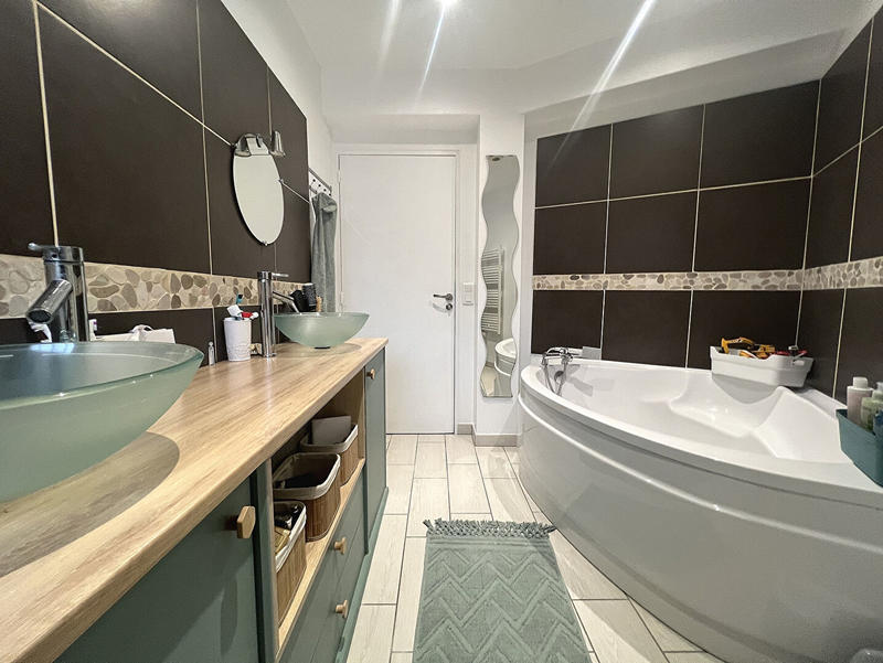 Maison - 168 m² - 7 pièces