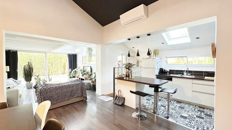 Villa - 222 m² - 10 pièces