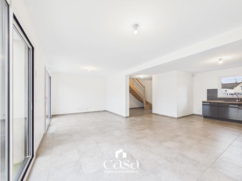 Maison - 99 m² - 5 pièces