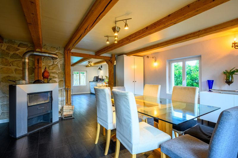 Maison - 210 m² - 6 pièces