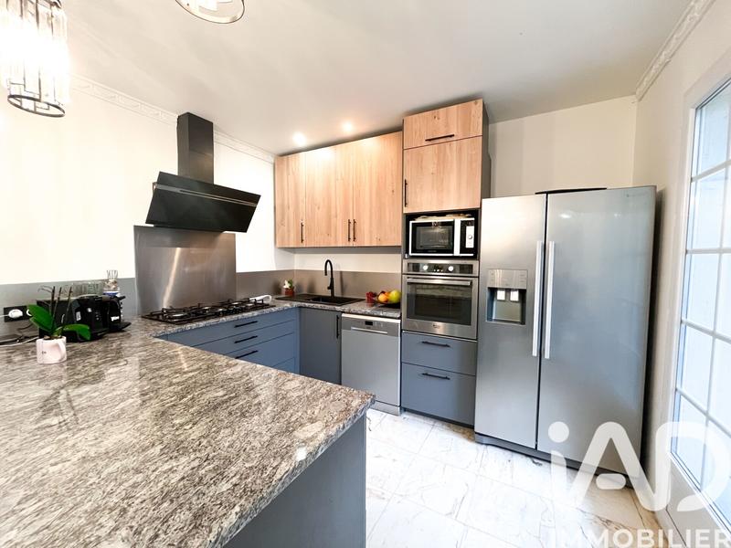 Maison - 195 m² - 7 pièces