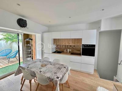 Maison de ville - 85 m² - 4 pièces