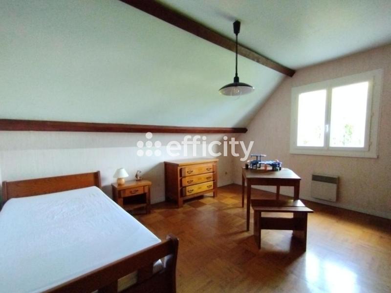 Maison - 212 m² - 8 pièces