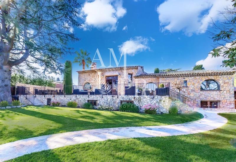 Maison - 500 m² - 9 pièces