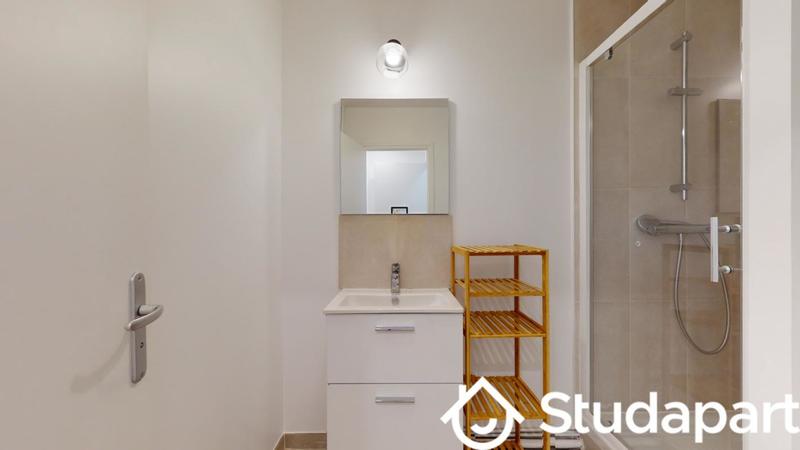 Chambre - 11 m² - 1 pièce