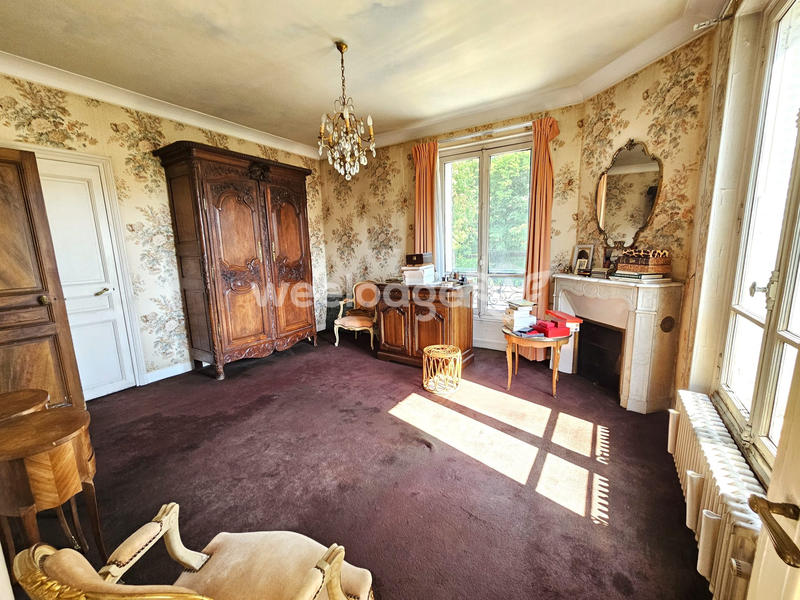 Maison - 250 m² - 10 pièces