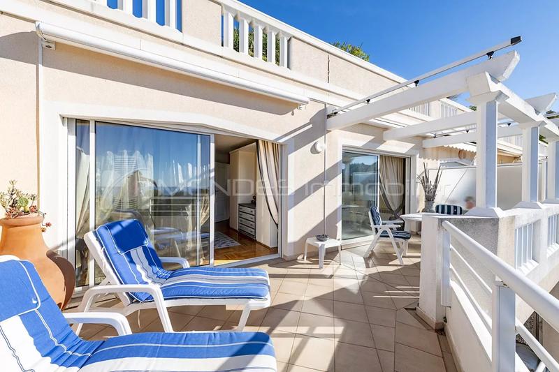 Appartement - 85 m² - 3 pièces