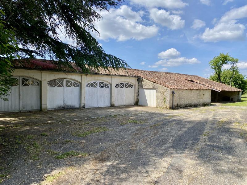 Château - 725 m² - 13 pièces