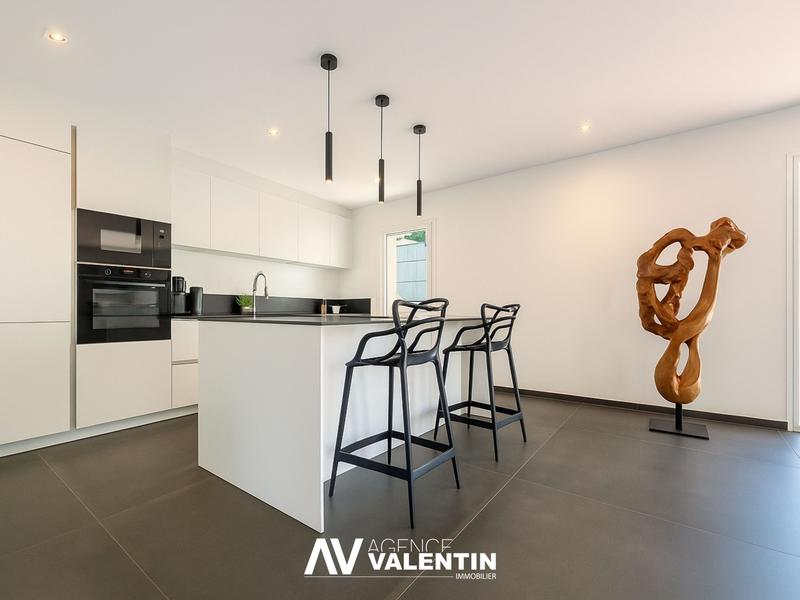 Maison - 148 m² - 5 pièces