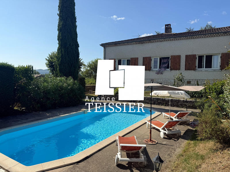 Maison - 184 m² - 5 pièces